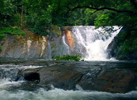 Dhoni water falls